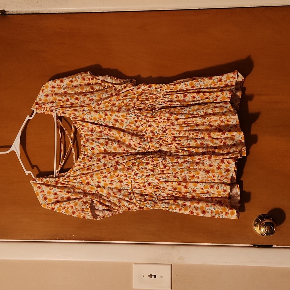 Torrid Criss Cross Back Floral Top Size 14/16 (Torrid Size 1)